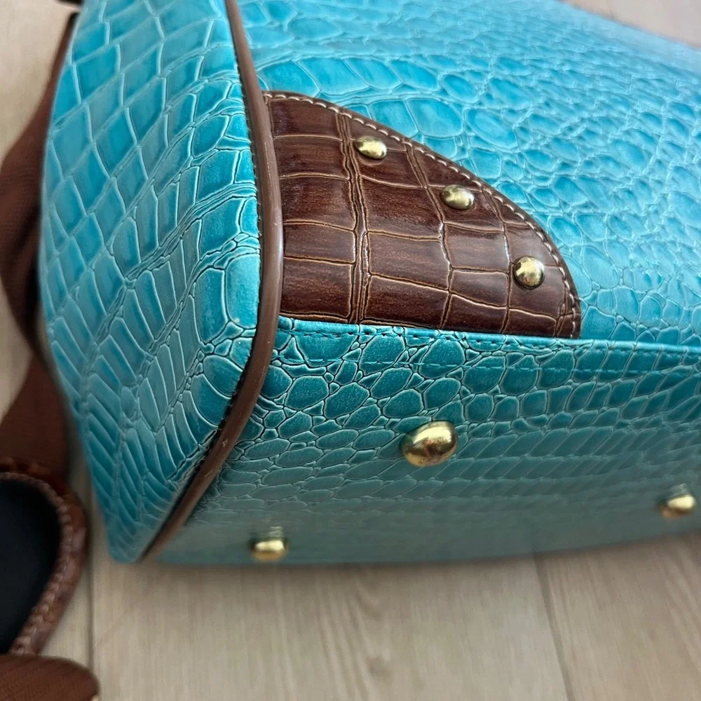 Samantha Brown NWOT blue and brown crocodile-embossed travel tote/weekender bag.